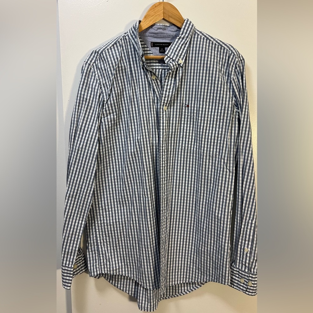 Tommy Hilfiger Men's Gray and White Striped Shirt